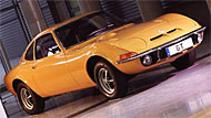 Opel GT-utställning: Blott flyga är skönare