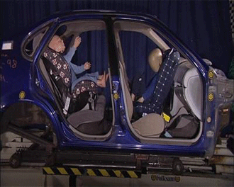 Ny unik policy ska rädda fler små barn i bilolyckor