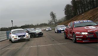 STCC: Krasch och bråk redan på test