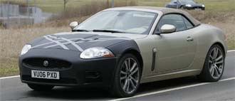 Rrrr - vassare Jaguar XK får premiär i London