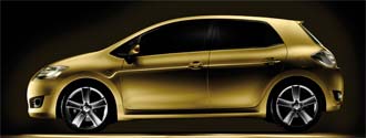 PARIS: Toyota Auris - en jätte-Yaris