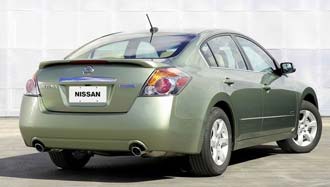 Nu är Nissan med i hybridracet