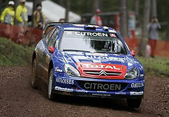 Daniel tar över världsmästarbilen