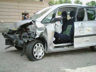 Euro NCAP-krockade bilar visas i Stockholm