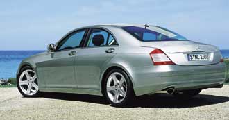 Nästa S-klass kommer med hybriddrift