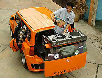 Scion xB Widebody: Discjockeyns drömbil