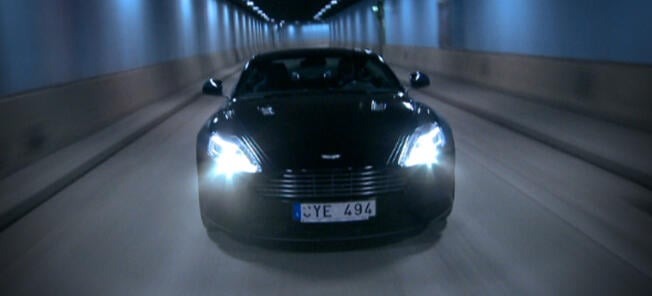 Se Huldt provköra vilda och vackra Aston Virage