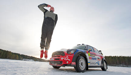 Unik provkörning: Huldt testar äkta WRC-bil!