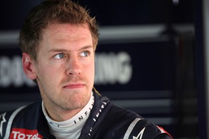 Dubbelt Mercedes längst fram i Kinas GP