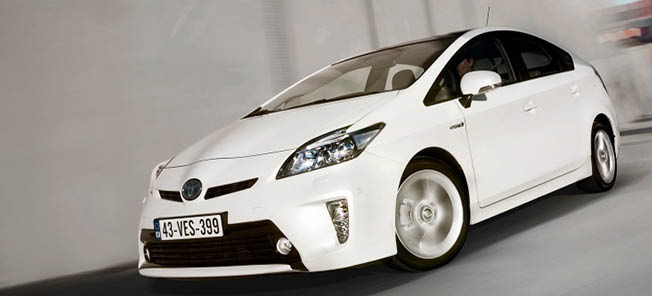 Toyota tjänar mer än Detroit Three