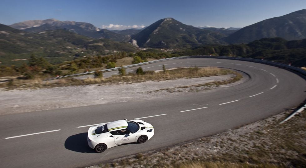 Lotus öppnar återförsäljare i Göteborg