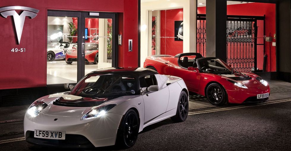 Tesla planerar eldriven superbil