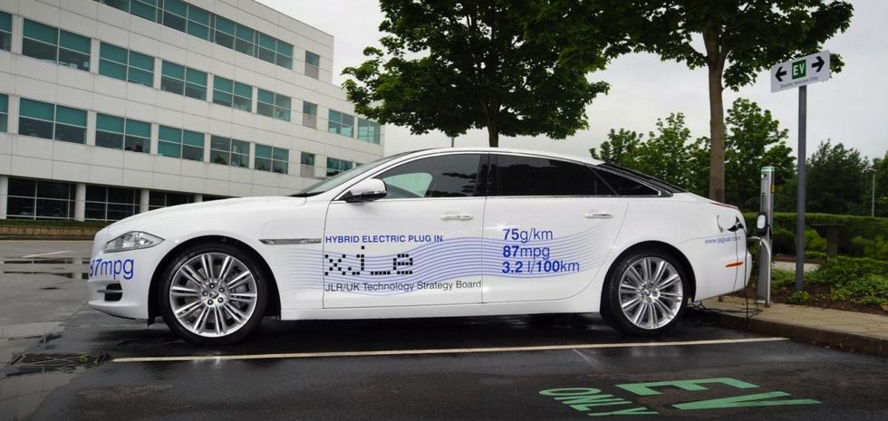 Jaguar XJ e – supersnål laddhybrid