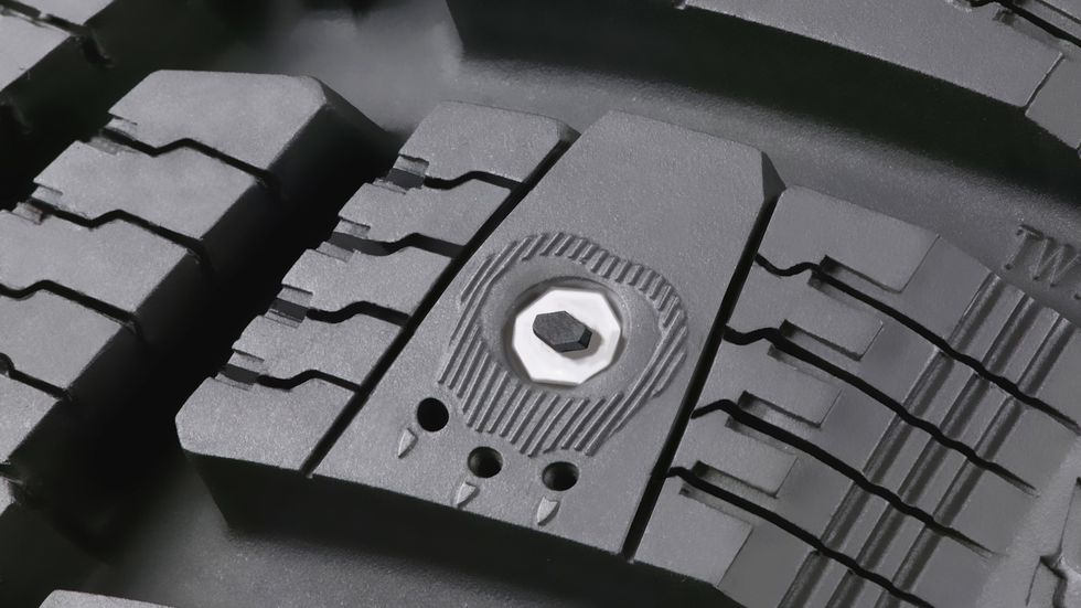 Vinterdäck – livsfarliga och bränsleslukande?