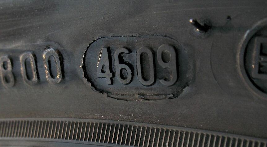 Vilka vinterdäck är bäst – dubb eller friktion?