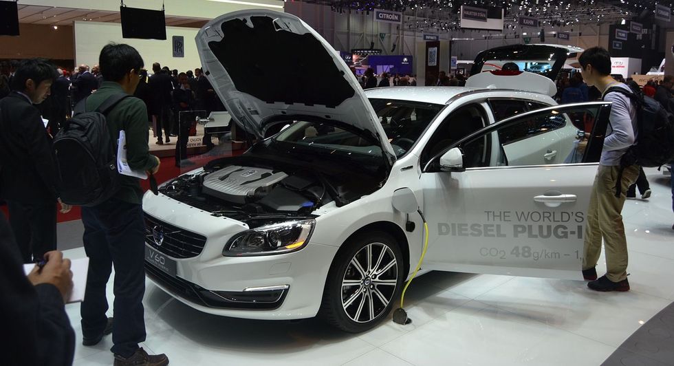 Volvo V60 Plugin Hybrid får bensinmotor