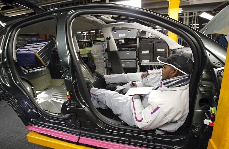 Strejk gör att PSA-fabrik kan läggas ner