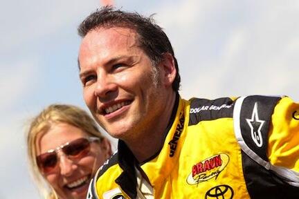Jacques Villeneuve gör återtåg in i NASCAR