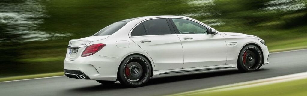 Mercedes C 63 AMG kompletteras snart av en något svagare "AMG Sport-version" som ska heta C 450.