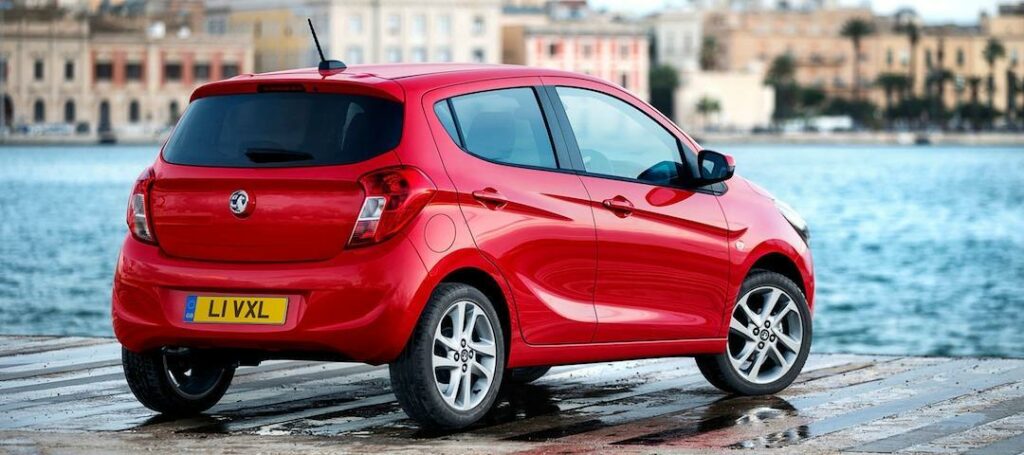 I Storbritannien ska Opel Karl säljas som "Vauxhall Viva" men det är bara emblem och högerstyrning som skiljer bilarna åt.