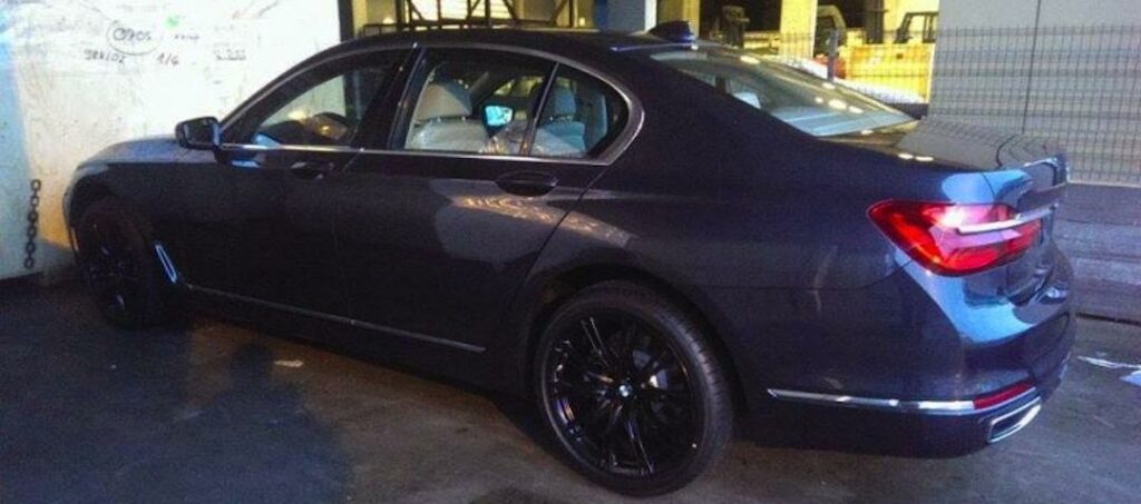 Nya BMW 7-serien har avslöjats långt före sitt premiärdatum. Eller har BMW planerat en tidigare premiär? Foto: Bimmerpost.