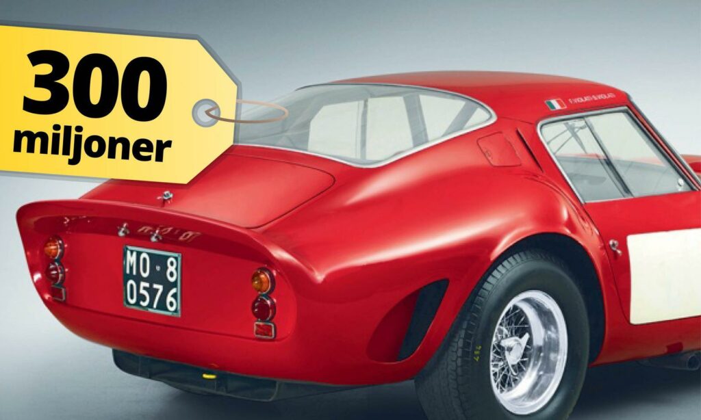 En röd sportbil med en märkning som säger 300 miljoner. (AI text)