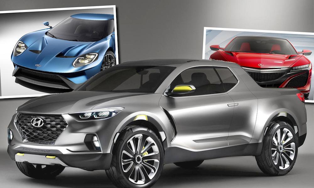 En person visar ett bild av en bil och en lastbil. (AI text)