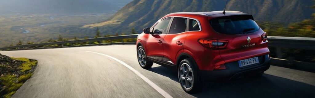 Designen känns igen från Renault Captur, men Kadjar är en storlek större.
