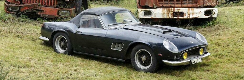 De flesta bilarna hade stått utomhus i 50 år och blivit hårt åtgångna av väder och vind. Men Ferrarin hade stått inomhus, som tur var.