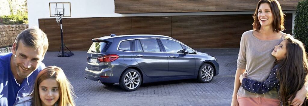 BMW 2-serie Gran Tourer med sju platser gör alla i familjen lyckliga. Rymlig och plats för en aktiv fritid.