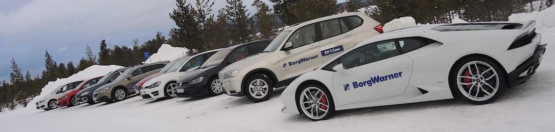 Testbilarna från BorgWarner TorqTransfer Systems står och väntar. Ser ut att bli en trevlig dag på jobbet!