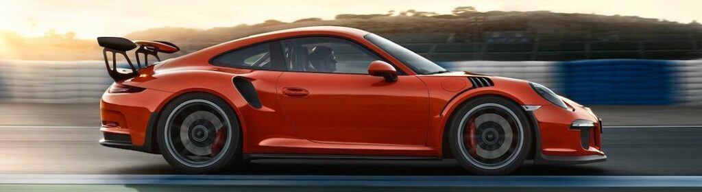 En klassisk 911 i sin allra mest extrema version. Och kanske en av de sista, härliga sugmotorerna i en 911. Eller vad tror ni?