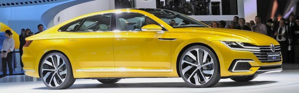 Volkswagens nya konceptbil bjuder på slanka coupélinjer. Under skalet finns en V6-turbomotor och två elmotorer. Äter Audi A5 till frukost?