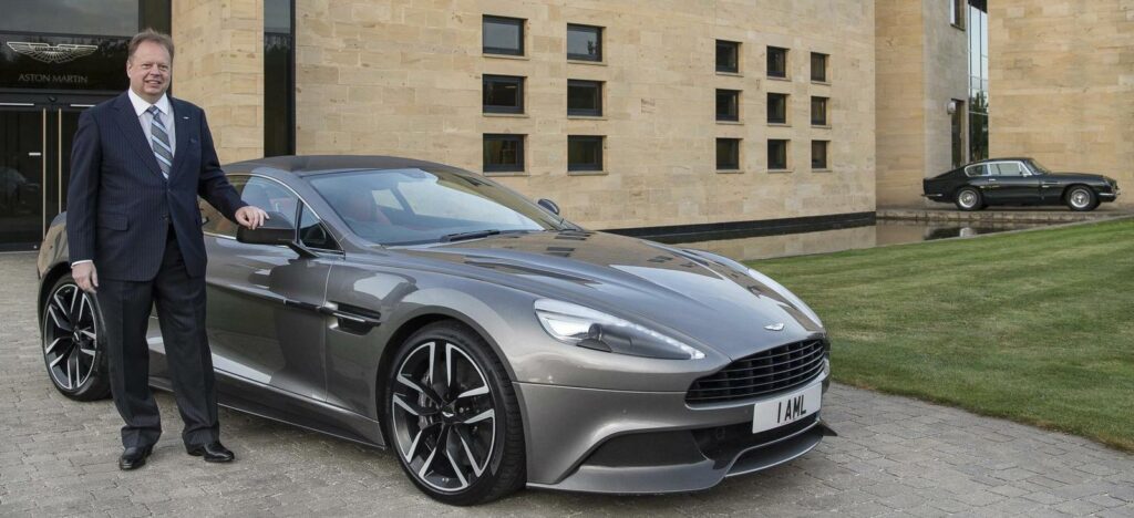 Aston Martins vd Andy Palmer ger i princip en kärleksförklaring till bilentusiasterna, med beskedet att både den manuella växellådan och den högvarviga V12-motorn blir kvar.