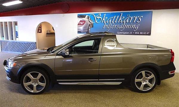 En Volvo XC90 X-drive TDI Xtronic (AI text)