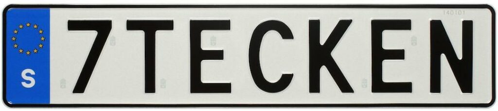 På dagens personliga skyltar finns det plats för sju tecken, eftersom skattemärket i mitten är borta sedan några år.