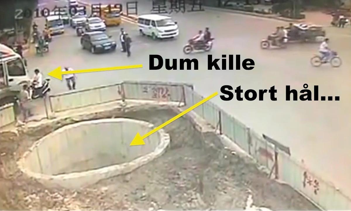 En man kör genom en hål i marken i en bil. (AI text)