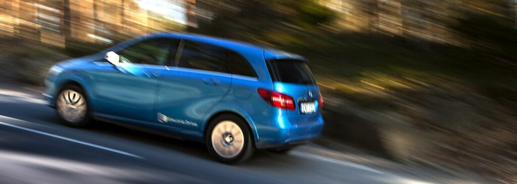 Ska du åka på långresa i en eldriven B-klass får du planera din resa noggrant. Den går nämligen inte att snabbladda.