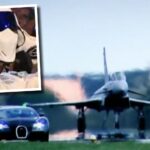 En man i kostym klättrar in i en bil. (AI text)