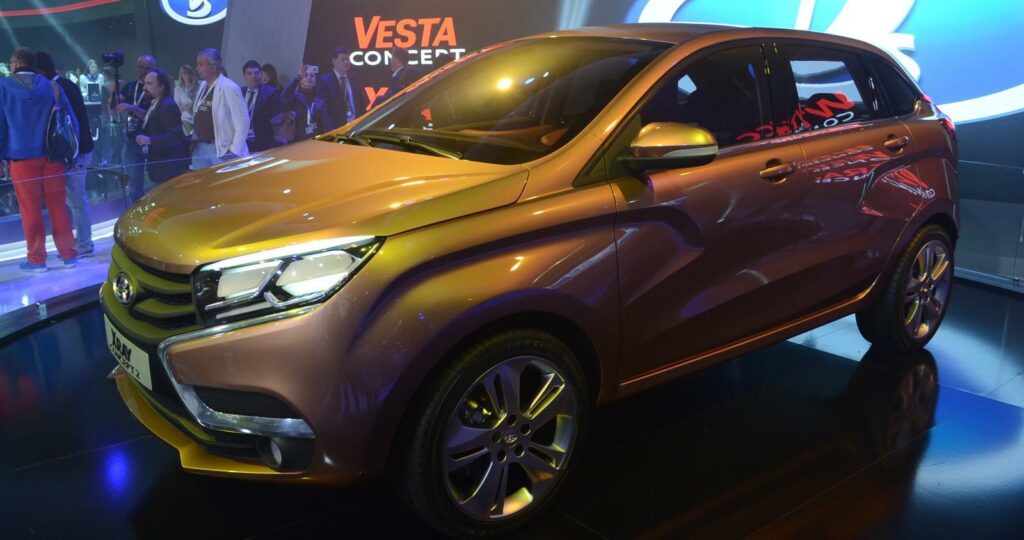 Lada har visat upp flera nya konceptbilar de senaste åren. Bo Andersson är vd för Avtovaz-koncernen och har stöd från högsta ort.