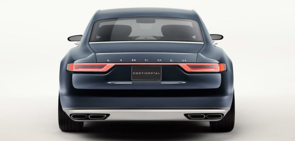 Tekniken under skalet på Lincoln Continental är ganska konventionell: en bensindriven V6-motor på 3,0 liter och automatlåda.