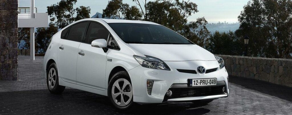 Dieselbilar är fortfarande vanligast bland tjänstebilisterna men elbilar och hybrider blir allt populärare. Toyota var tidigt ute bland hybridmodellerna med Prius, som nu också finns som laddhybrid.