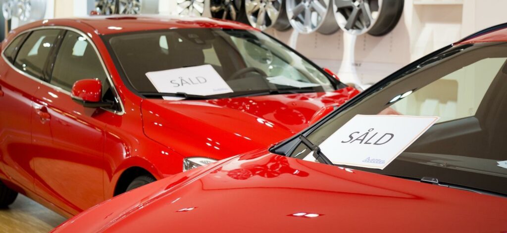 Flera bilmärken säljer modeller särskilt anpassade för tjänstebilister – men beräknas förmånsvärdet fel går staten miste om många skattemiljoner.