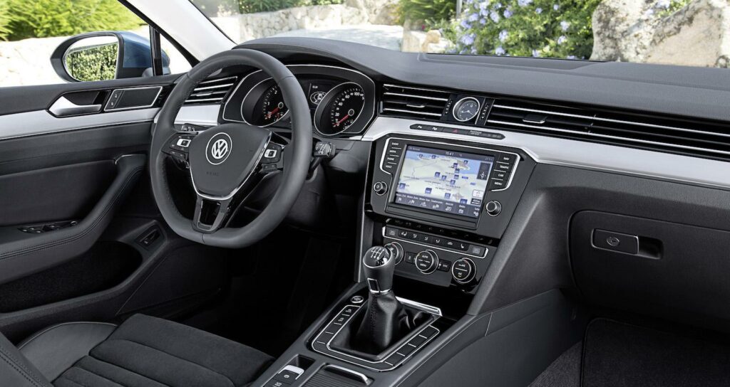 När biltjuvarna riktar in sig på navigationssystem, backspeglar och ratt blir du inte av med hela bilen – men det innebär förstås ändå väntetid hos verkstaden. Och det kostar försäkringsbolagen miljonbelopp.