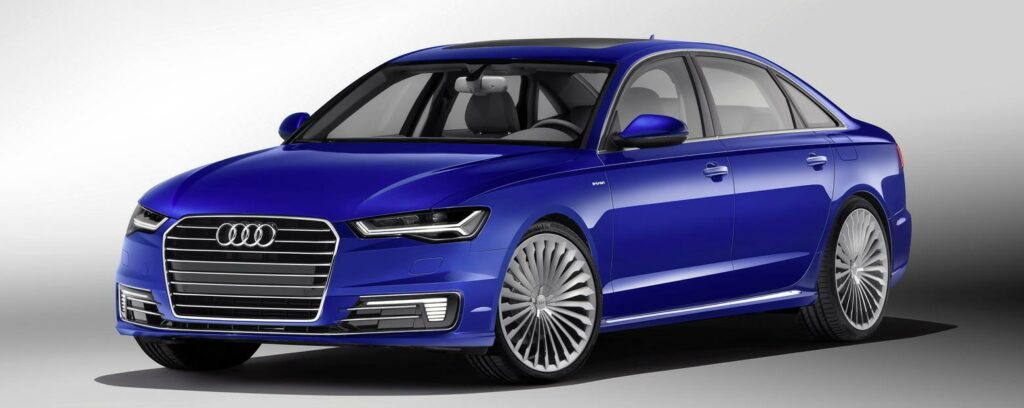 Audi A6 L E-tron väger över två ton men fixar ändå 0–100 km/h på 8,4 sekunder. Att ladda i ett vanligt eluttag tar mer än åtta timmar, i ett trefasuttag tar laddproceduren omkring två timmar.