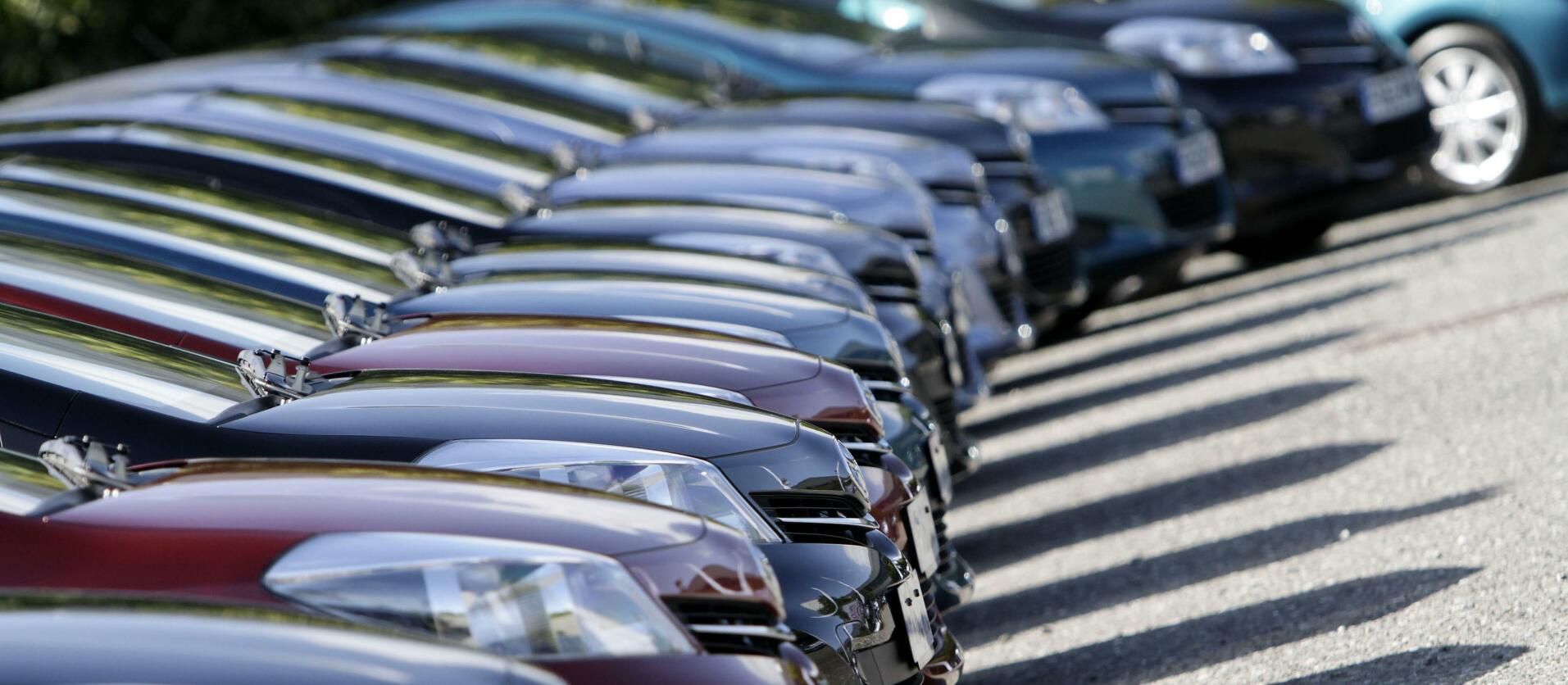 Toyota och Volkswagen ligger relativt bra till när det gäller att bygga bilar effektivt men jämfört med andra industrier är inte ens Toyota och Volkswagen tillräckligt bra, enligt Sergio Marchionne.