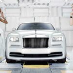 Hallå där borta, vad gör vi här egentligen? Tyst, vi får ju betalt!