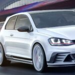 Det är 40 år sedan Volkswagen lanserade Golf GTI och det firas med en ny specialmodell. När Volkswagen sätter Golf GTI Clubsport i produktion försvinner 19-tumsfälgarna till förmån för 18-tummare och köparna kan välja mellan sexstegad DSG-låda 