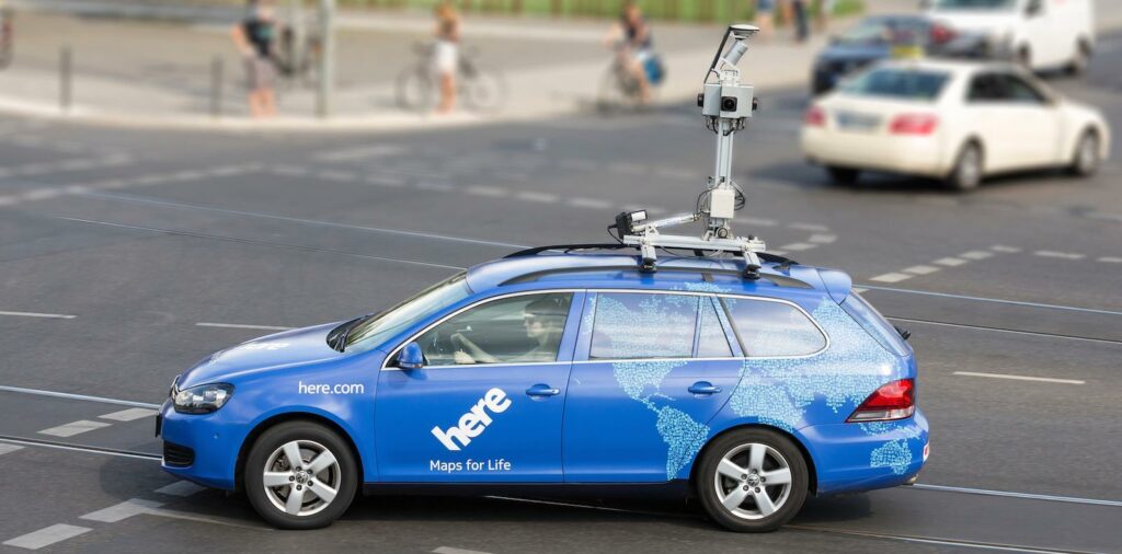 Here samlar in kartdata med särskilda bilar på samma sätt som Google.