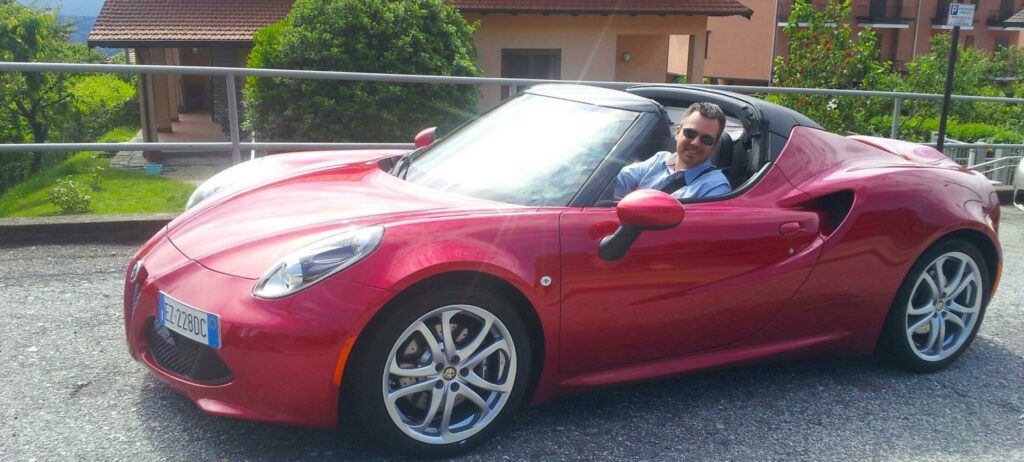 Testchef Mikael Johnsson hade roligt hela dagen i Alfa Romeo 4C – ända tills han fick syn på prislappen.